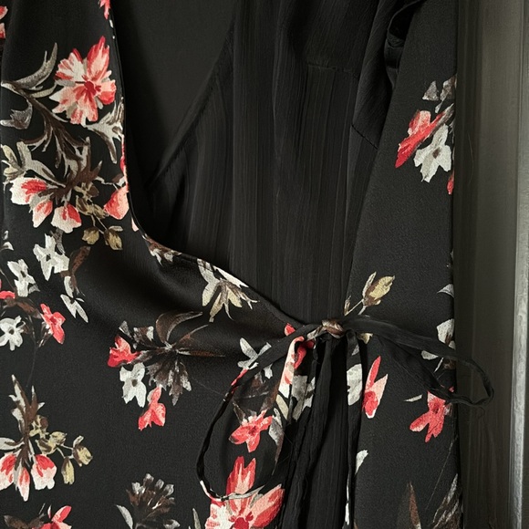 🖤🩷AVEC LES FILLES Floral and Pleated Wrap Dress - Picture 9 of 15